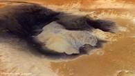 Schwefelhaltige Sedimente im Krater Becquerel