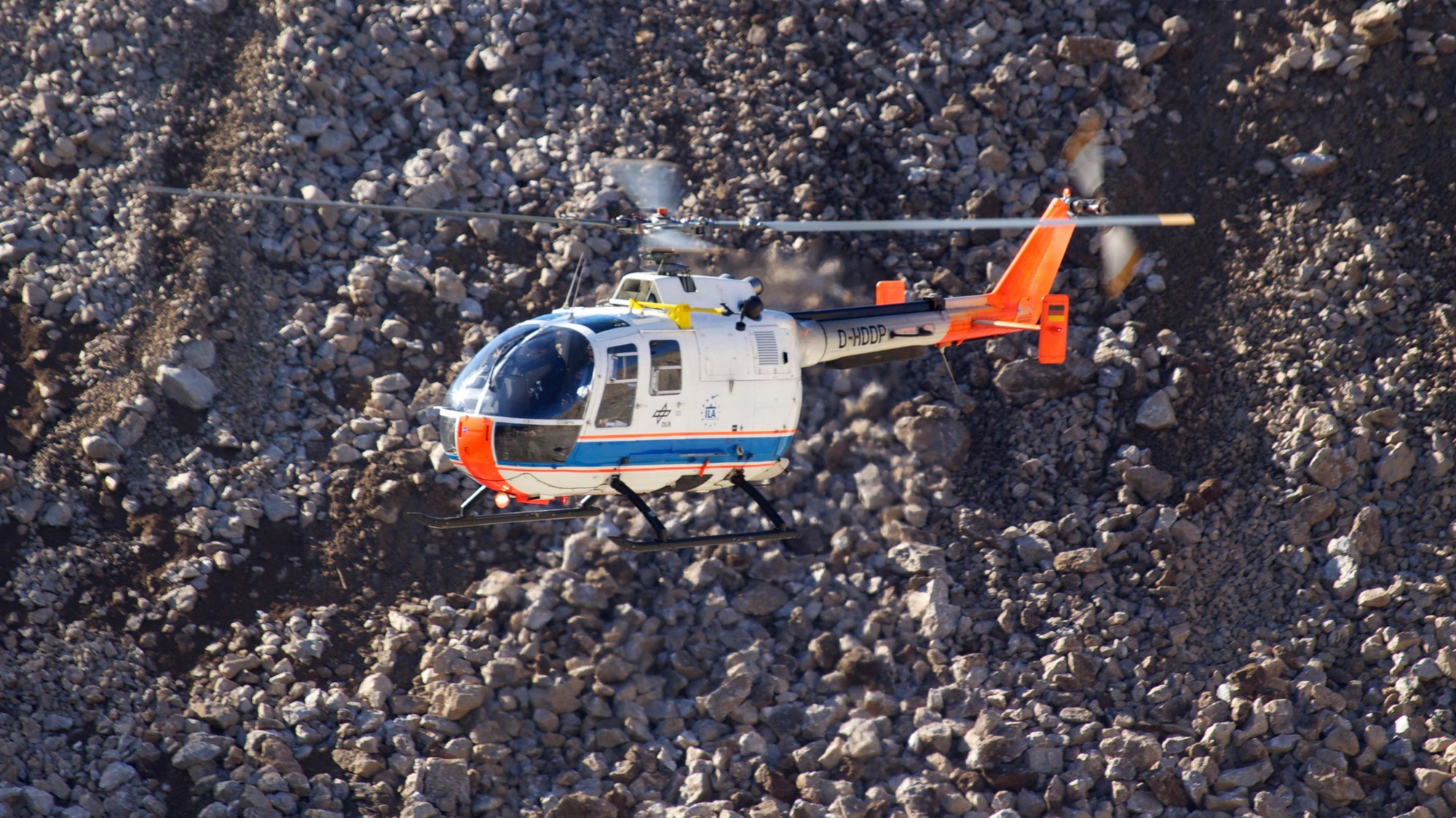 BO 105 vor Geröll