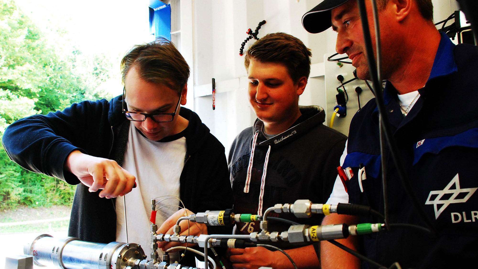 Letzte Vorbereitungen vor dem Test eines Raketenmotors