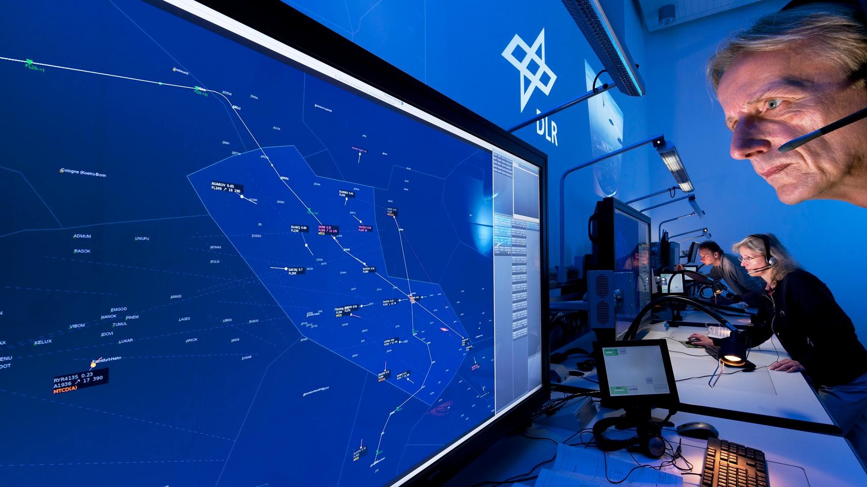 Experimentaleinrichtung zur Simulation beliebiger Luftverkehrssituationen in Echtzeit