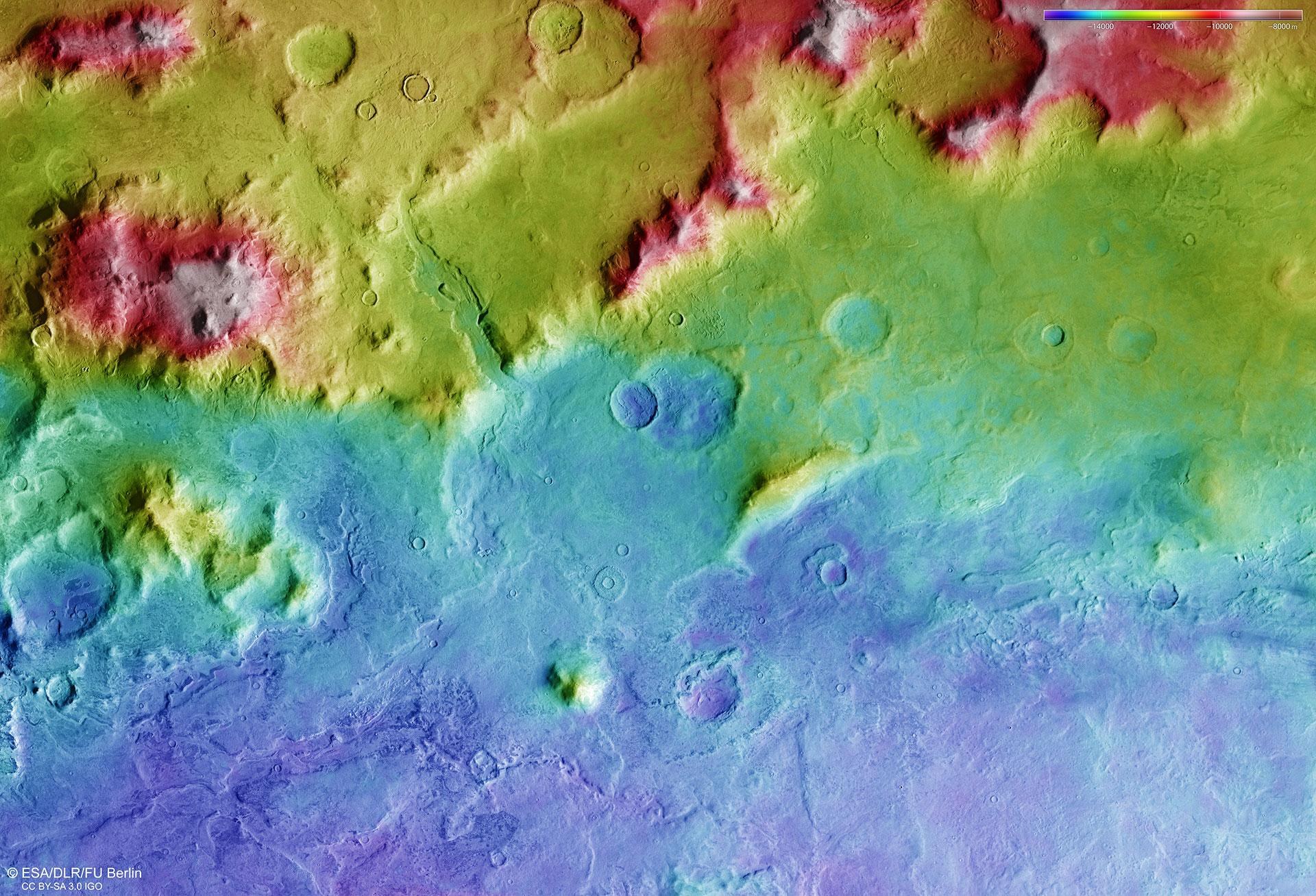 Falschfarbendarstellung der Topographie des Hellas Planitia-Kraterrands