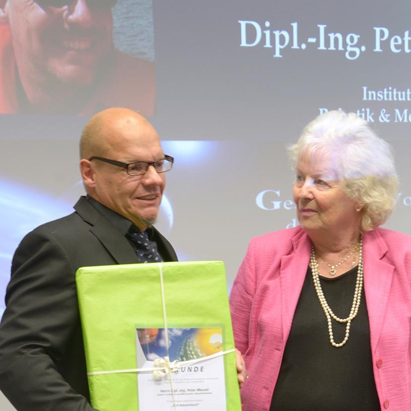 Preisübergabe an Peter Meusel