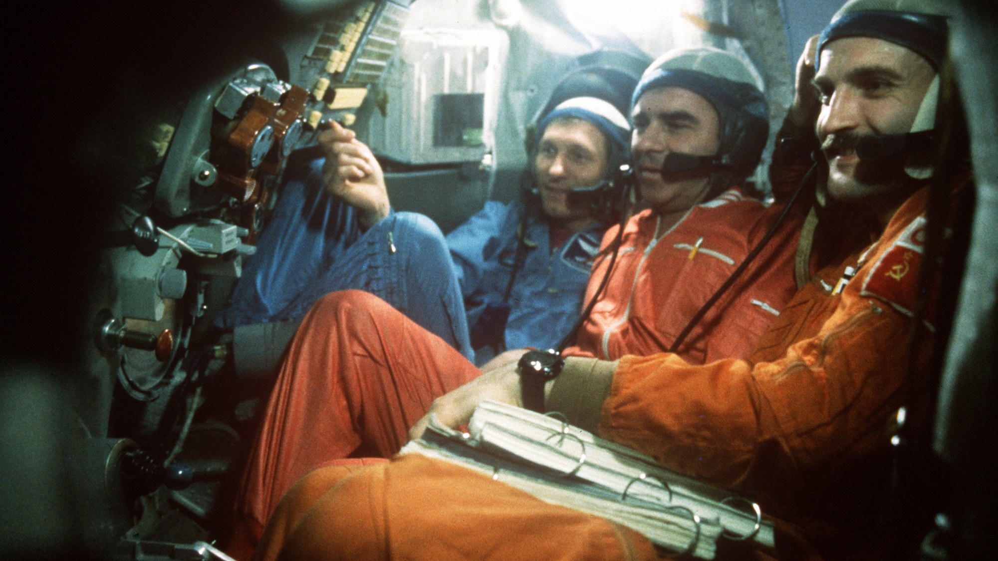 Die MIR’92-Crew im Sojus-Simulator