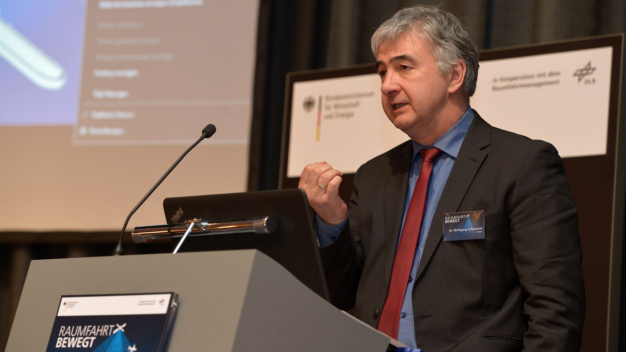 Eröffnung der ersten Konferenz "Raumfahrt bewegt!" in Bonn