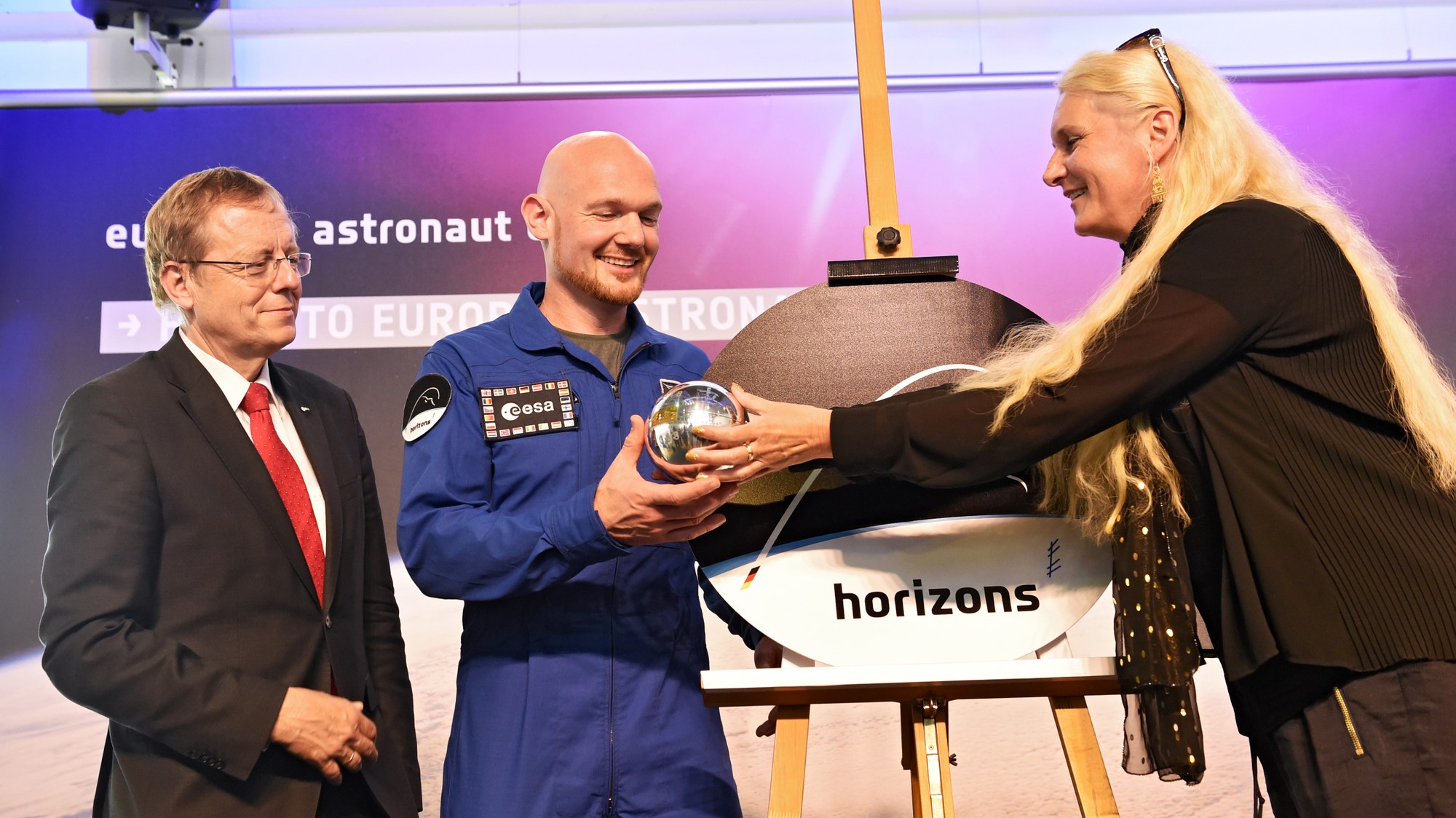 Zeitkapsel übergeben