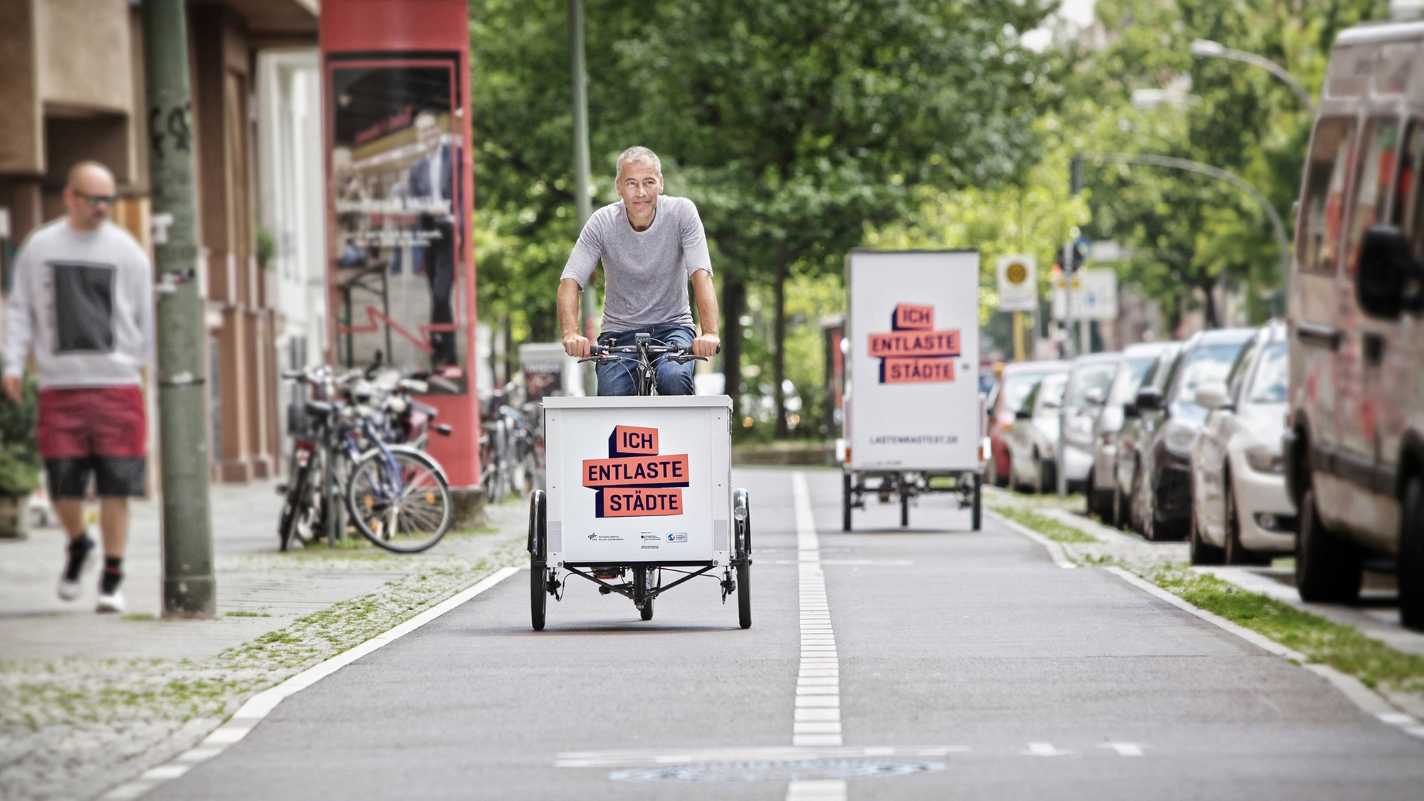 Verkehrsforscher begleiten das Projekt und sammeln dabei Daten, etwa zu Auswirkungen auf den Verkehr