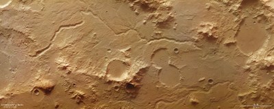 Blick auf die Flusstäler in Libya Montes