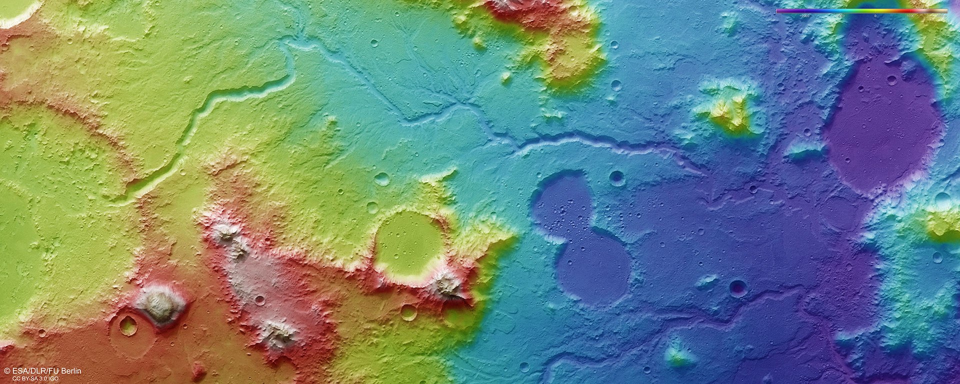 Falschfarbendarstellung der Topographie der beiden Flusstäler in der Region Libya Montes