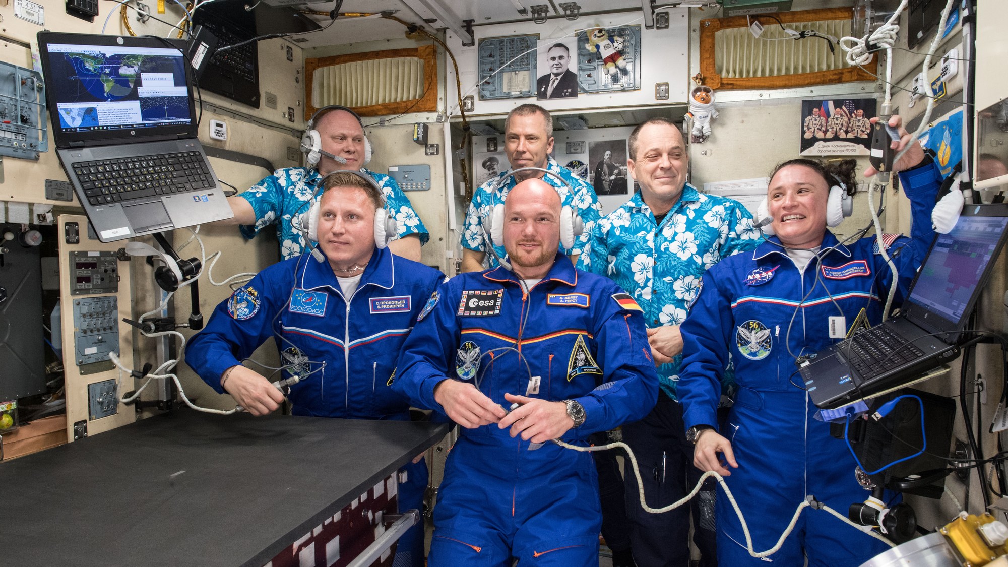 Die Expedition 56 Crew auf der ISS