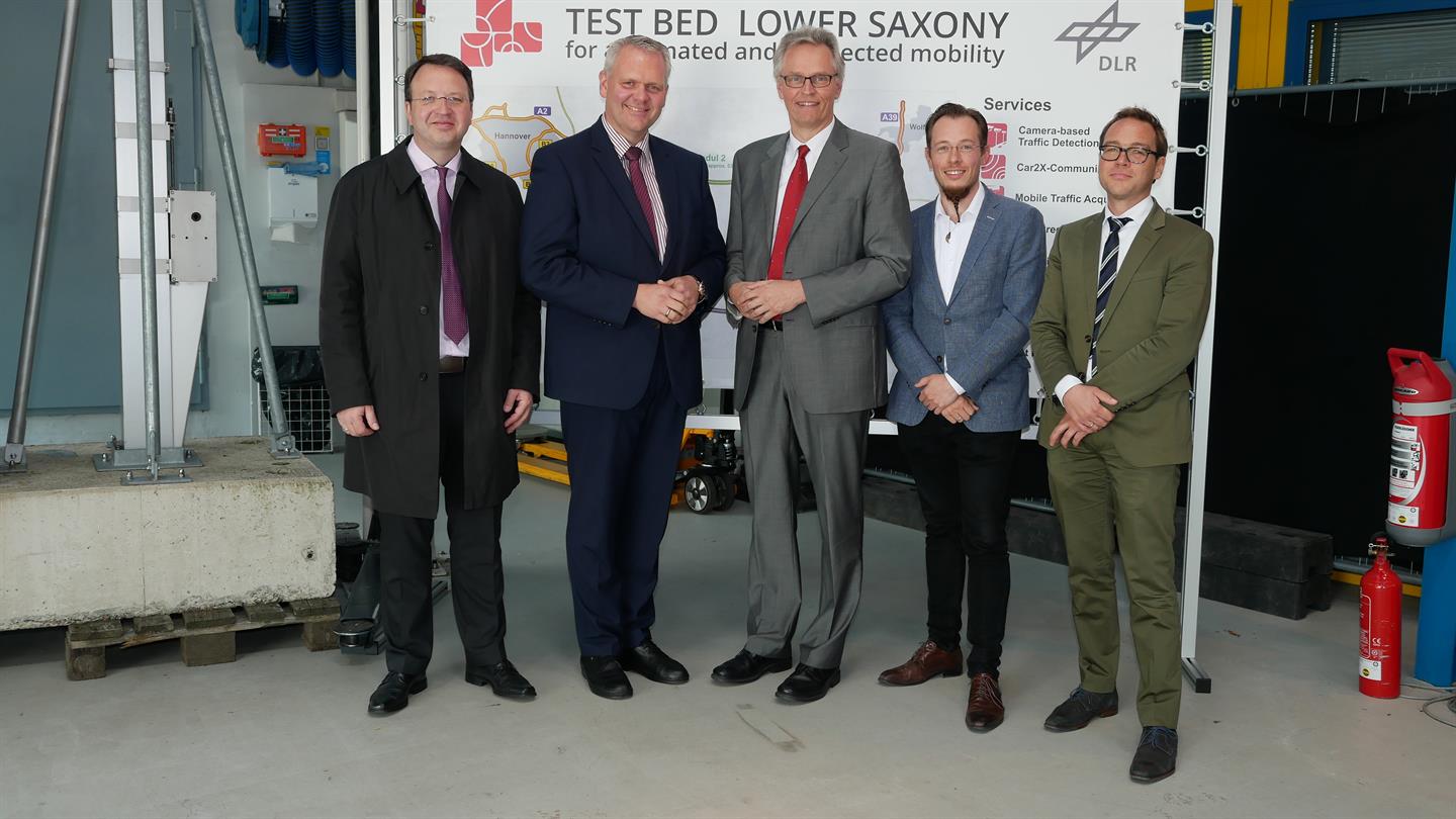 Prof. Dr. Frank Köster, Minister Björn Thümler, Prof. Dr. Karsten Lemmer, Axel Wodtke und Dr. Sebastian Huster