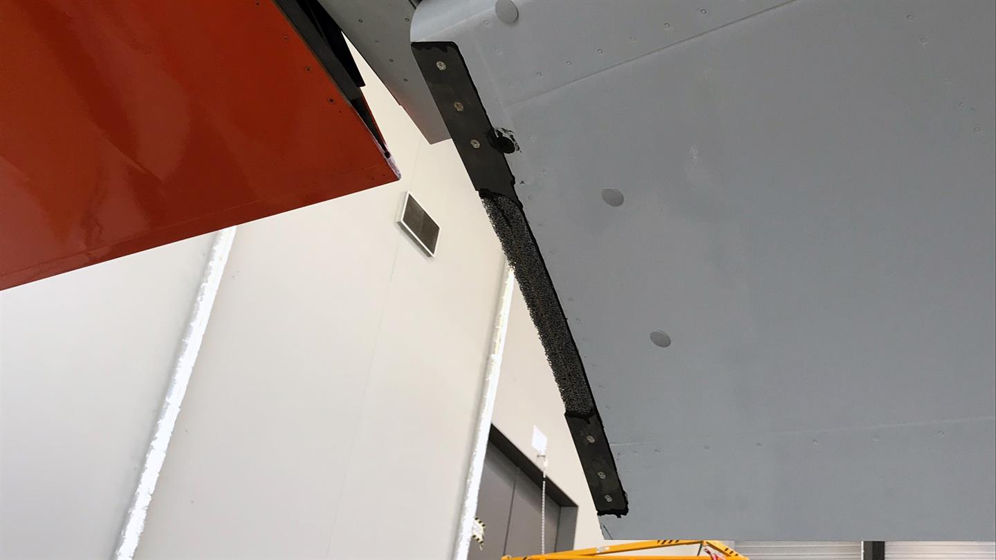 Poröse Landeklappenseitenkante zur Lärmminderung