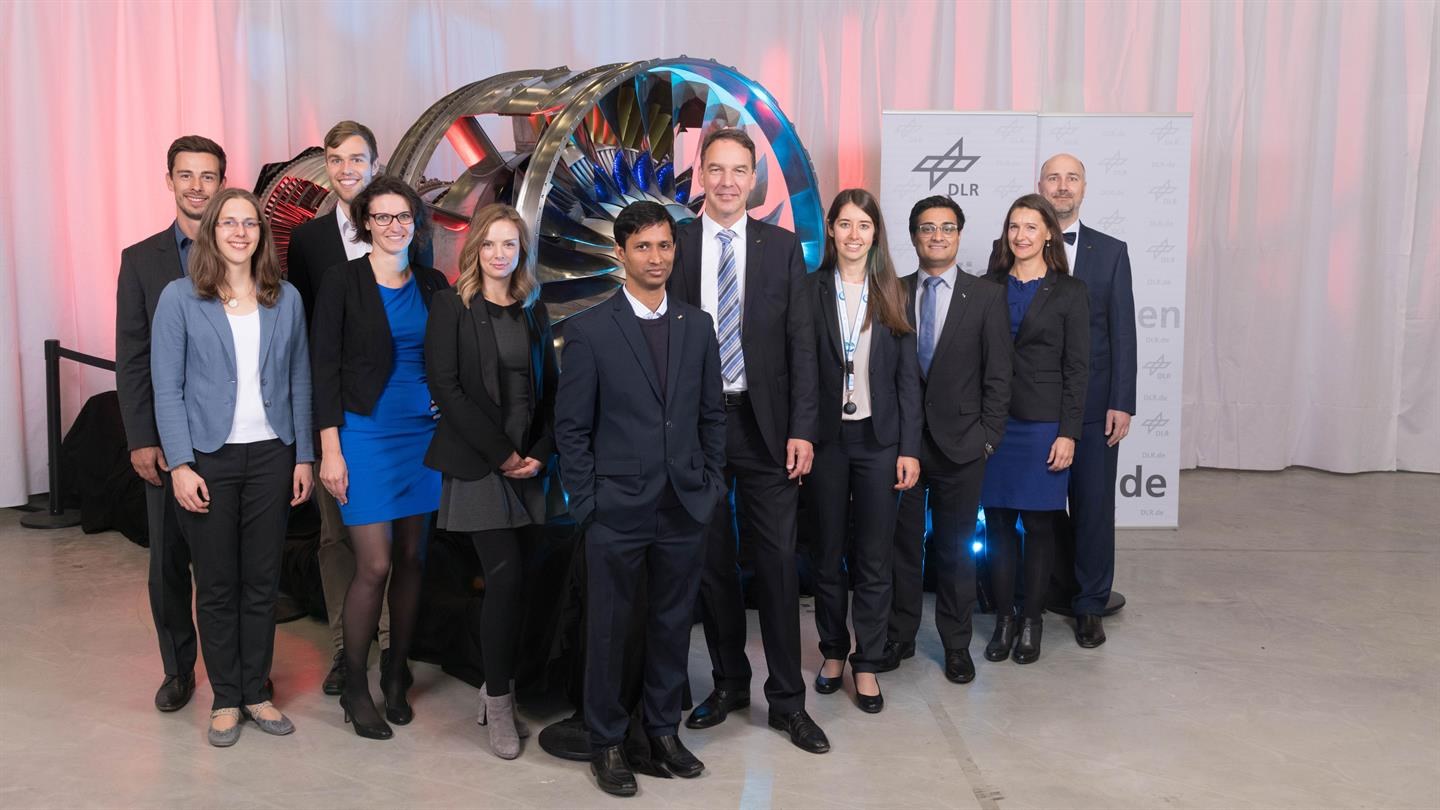 Gruppenbild des DLR-Instituts für Test und Simulation für Gasturbinen
