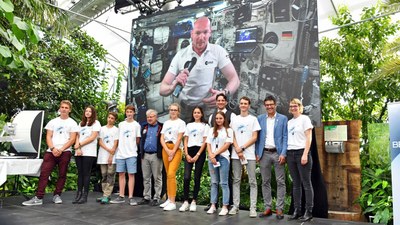 Schüler beim Livecall mit Alexander Gerst