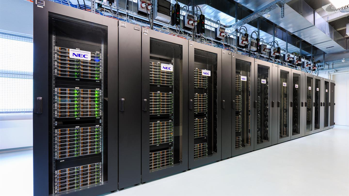 Rechencluster am Helmholtz Institut Ulm (HIU)