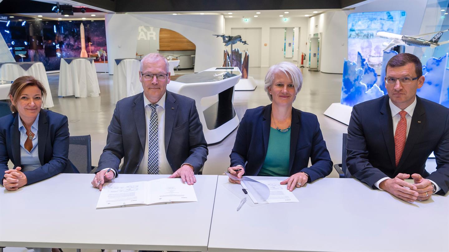 Unterzeichnung des Kooperationsvertrags