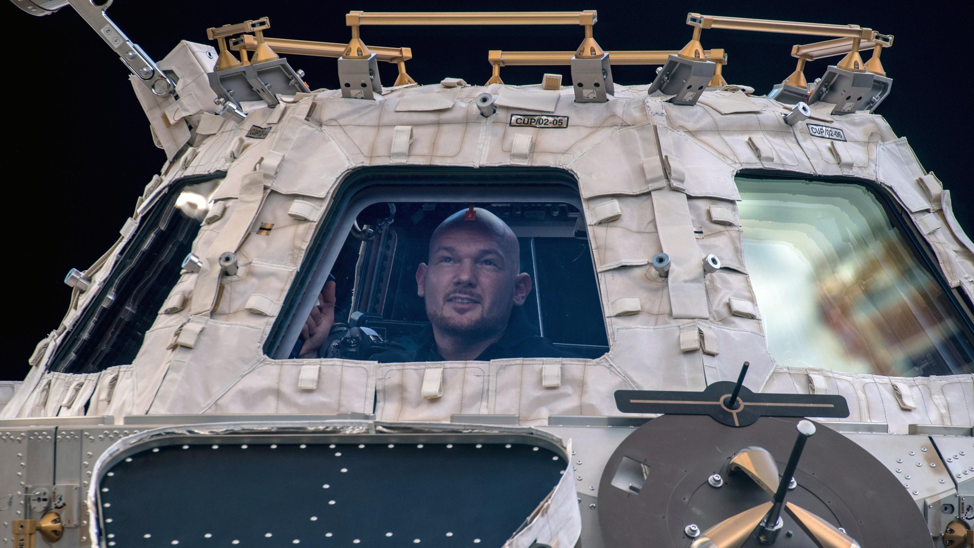 Alexander Gerst in der Cupola