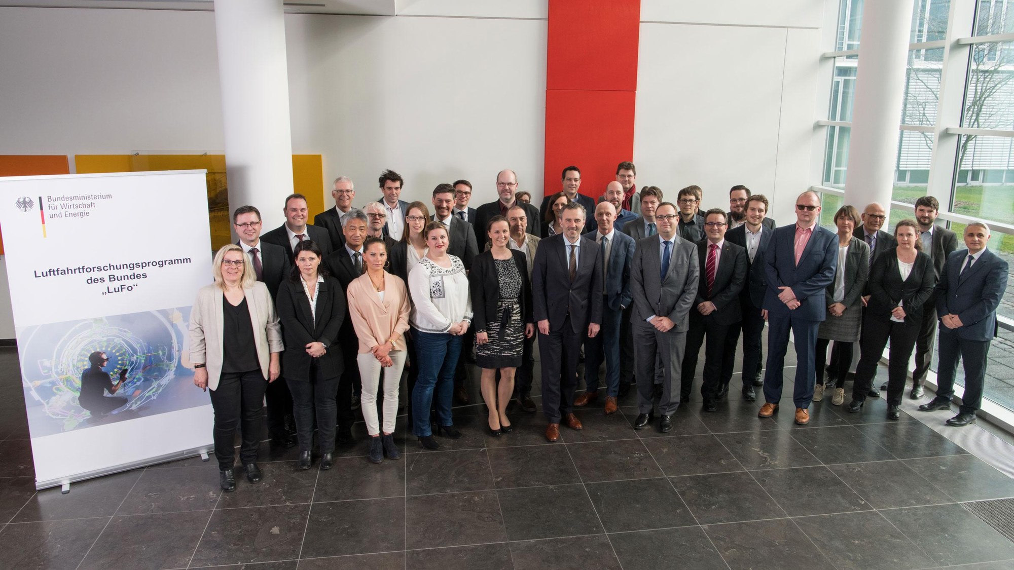 Das Team des PT-LF begrüßt Luft- und Raumfahrtkoordinator Jarzombek