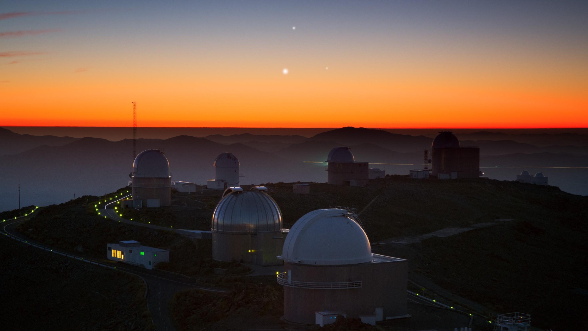 Gleichzeitig zur Mondfinsternis: Konjunktion von Venus und Jupiter