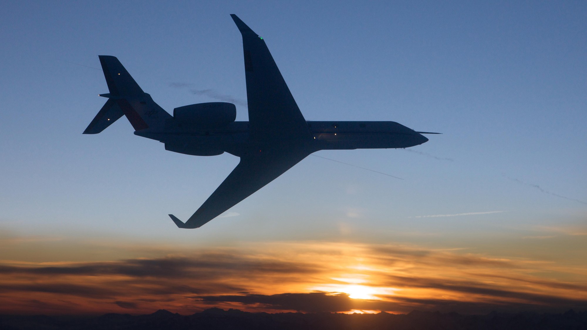 HALO bei einem Flug in der Dämmerung