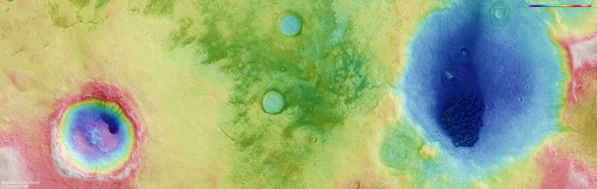 Topographische Bildkarte von Chalcoporos Rupes