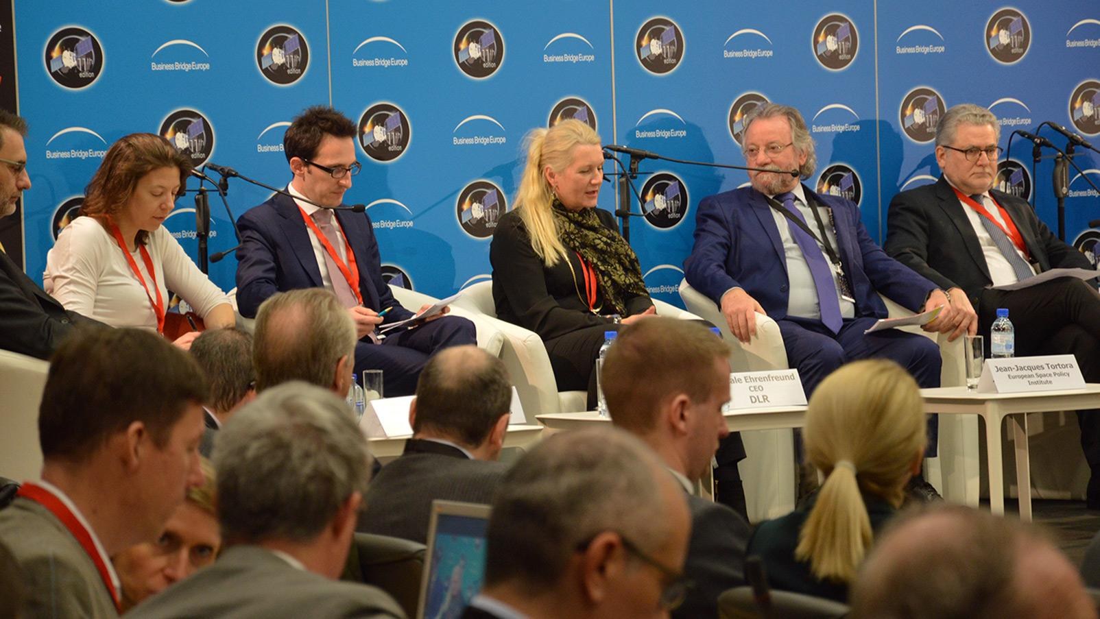 Prof. Ehrenfreund zum Thema "New Frontiers for European Industry"