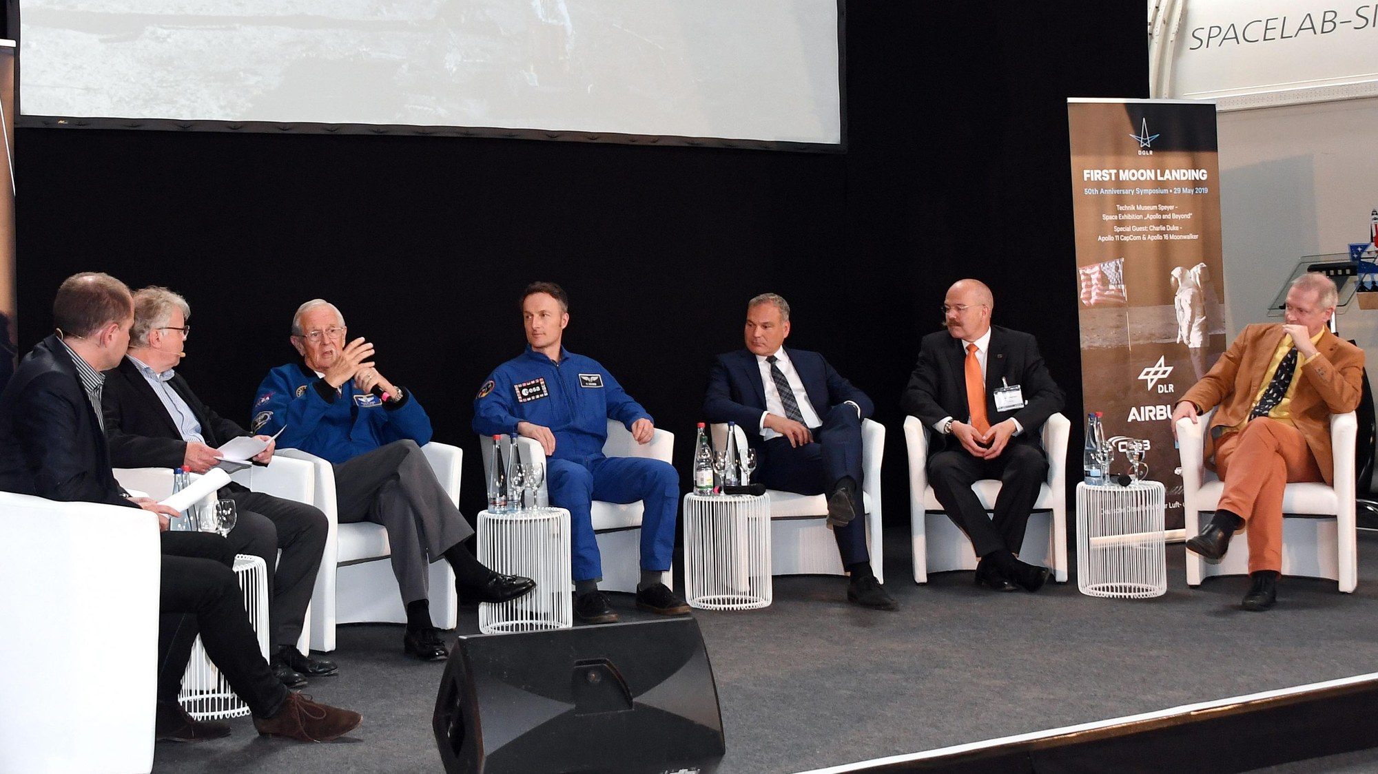 Podiumsdiskussion zur Zukunft astronautische Mondmissionen