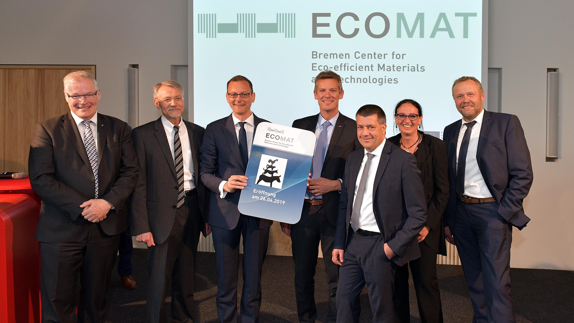 Symbolische Schlüsselübergabe