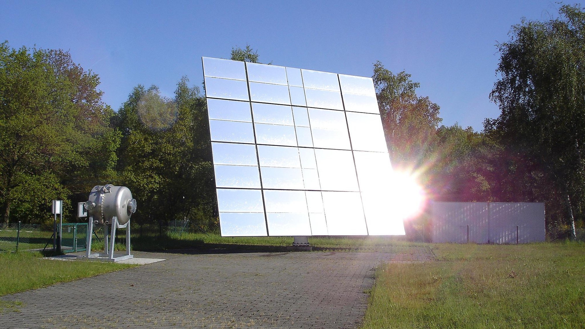 Sonnenofen-Heliostat