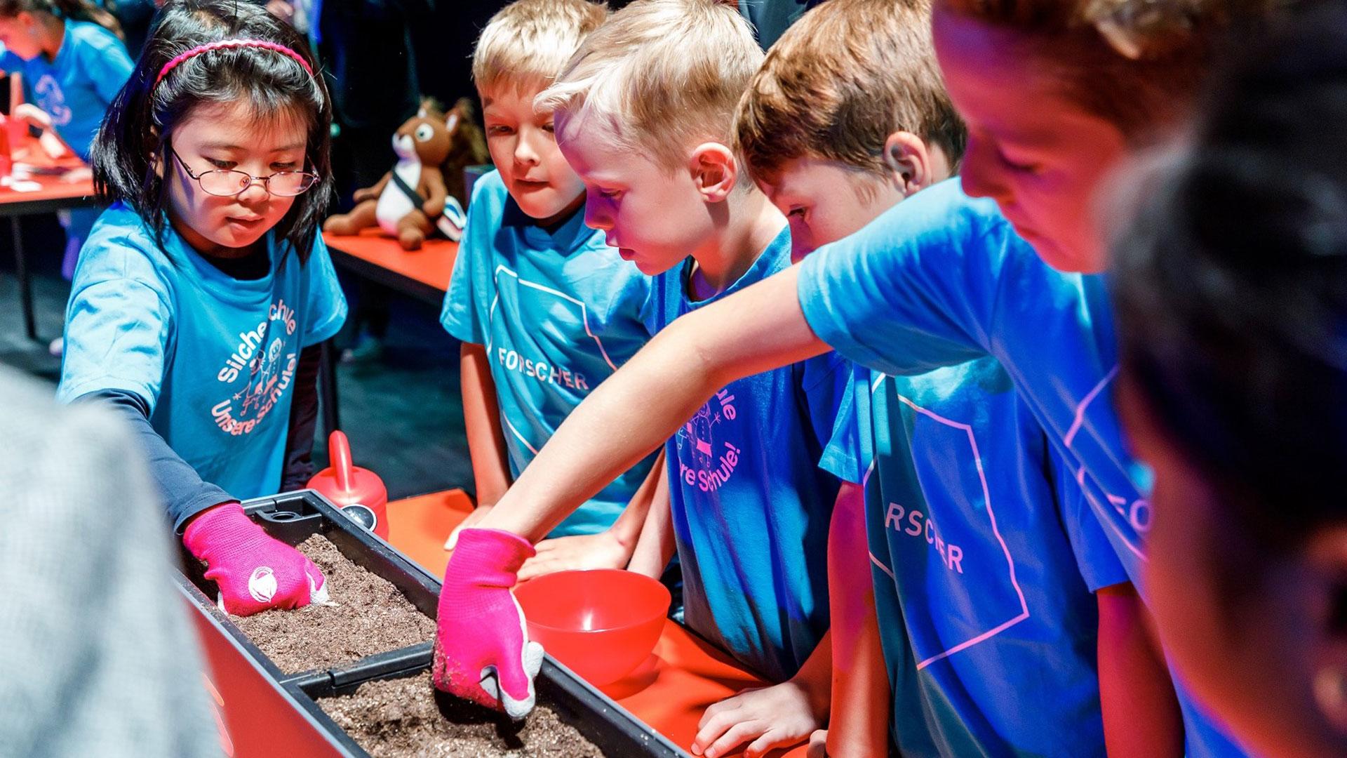 Die Blumen aus dem All werden ausgesät