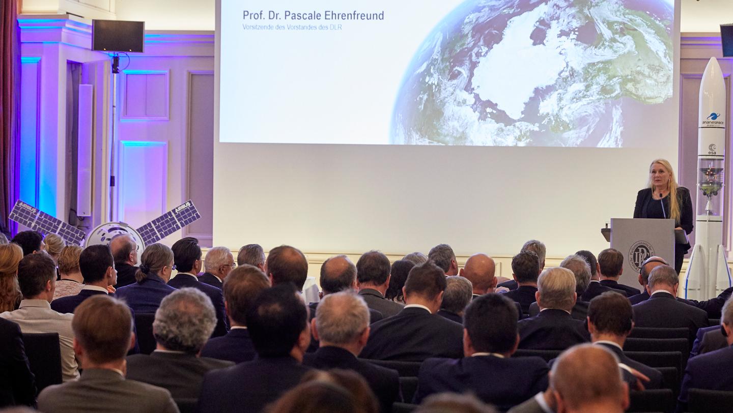 Prof. Ehrenfreund auf der EISC