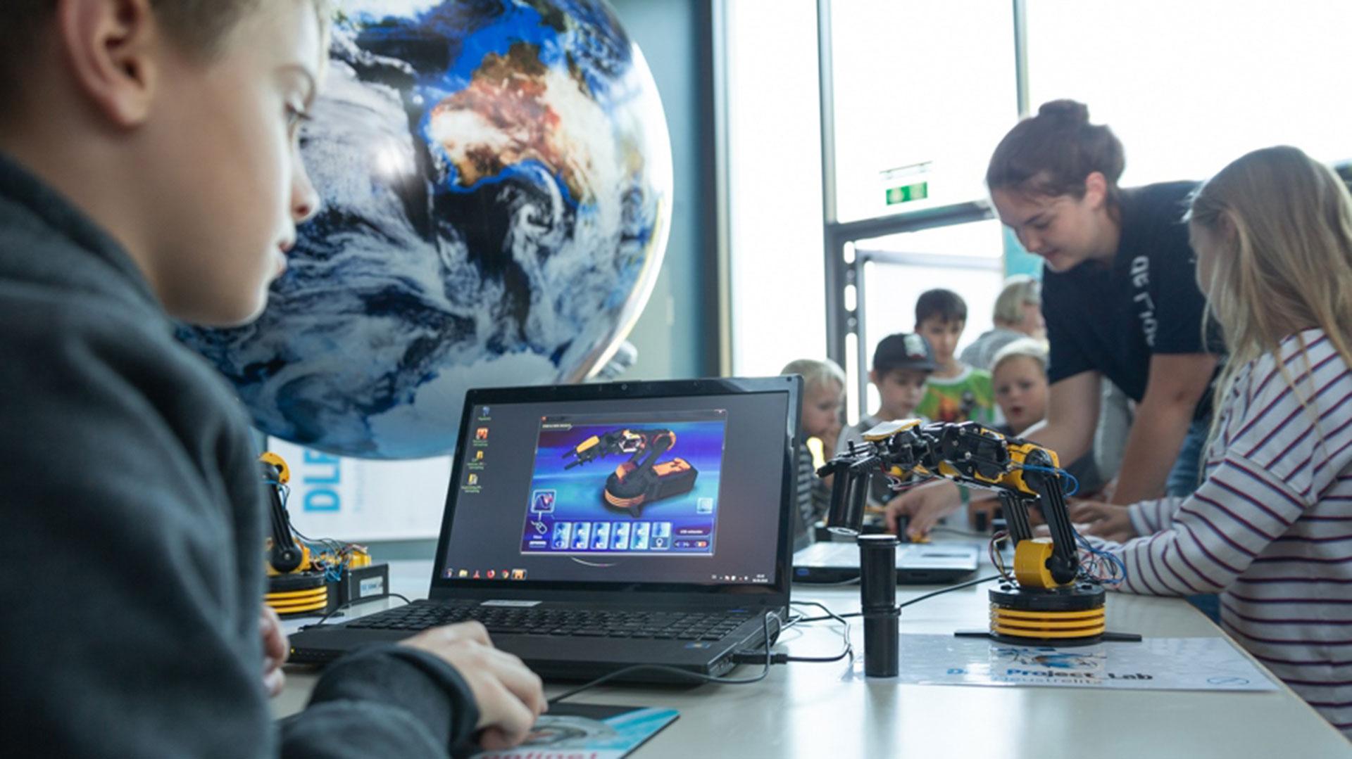 Experimentieren im DLR_School_Lab