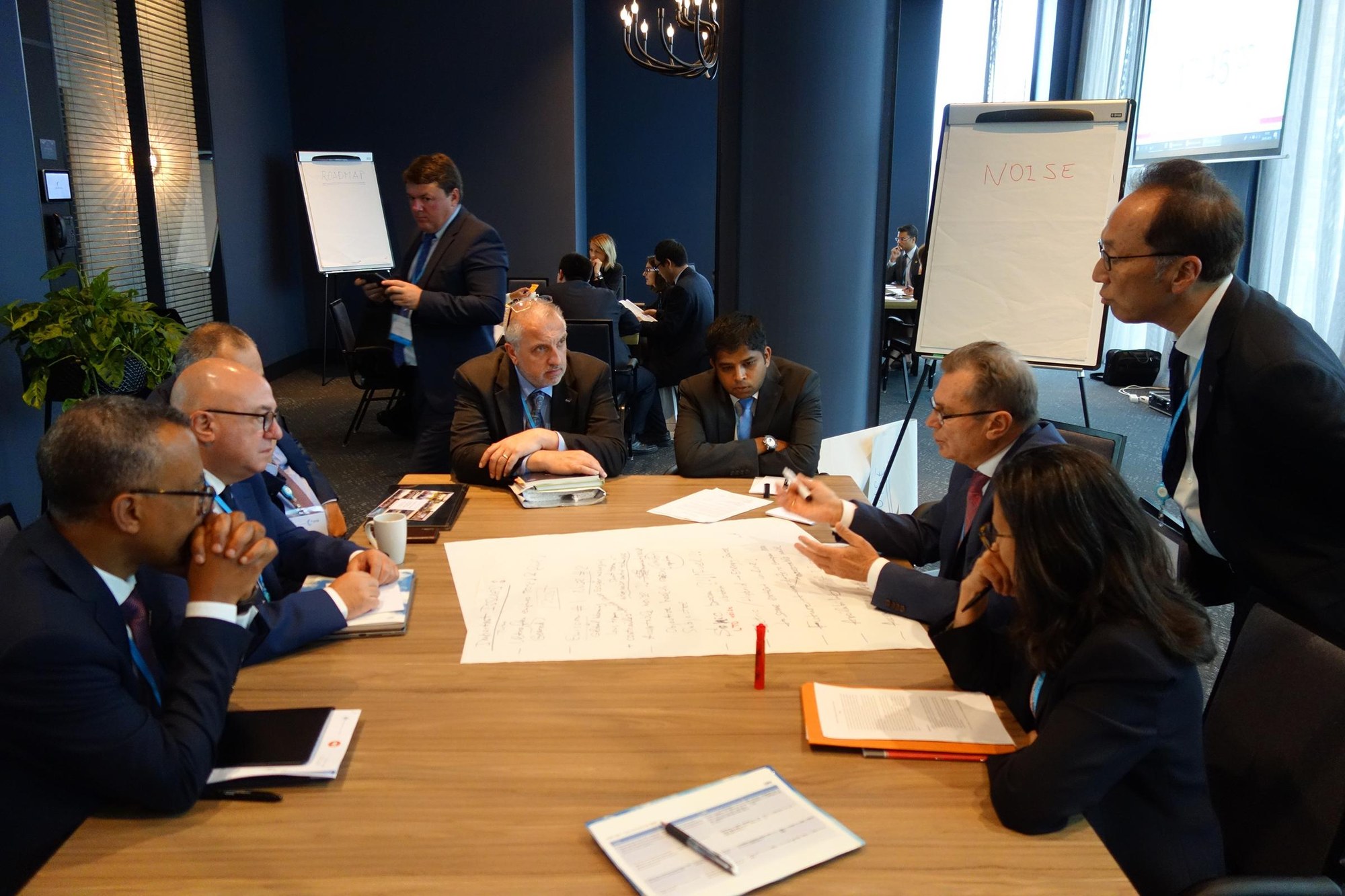 IFAR-Cafe-Diskussion mit NRC, CIRA, NASA, DLR, TsAGI, ONERA und JAXA