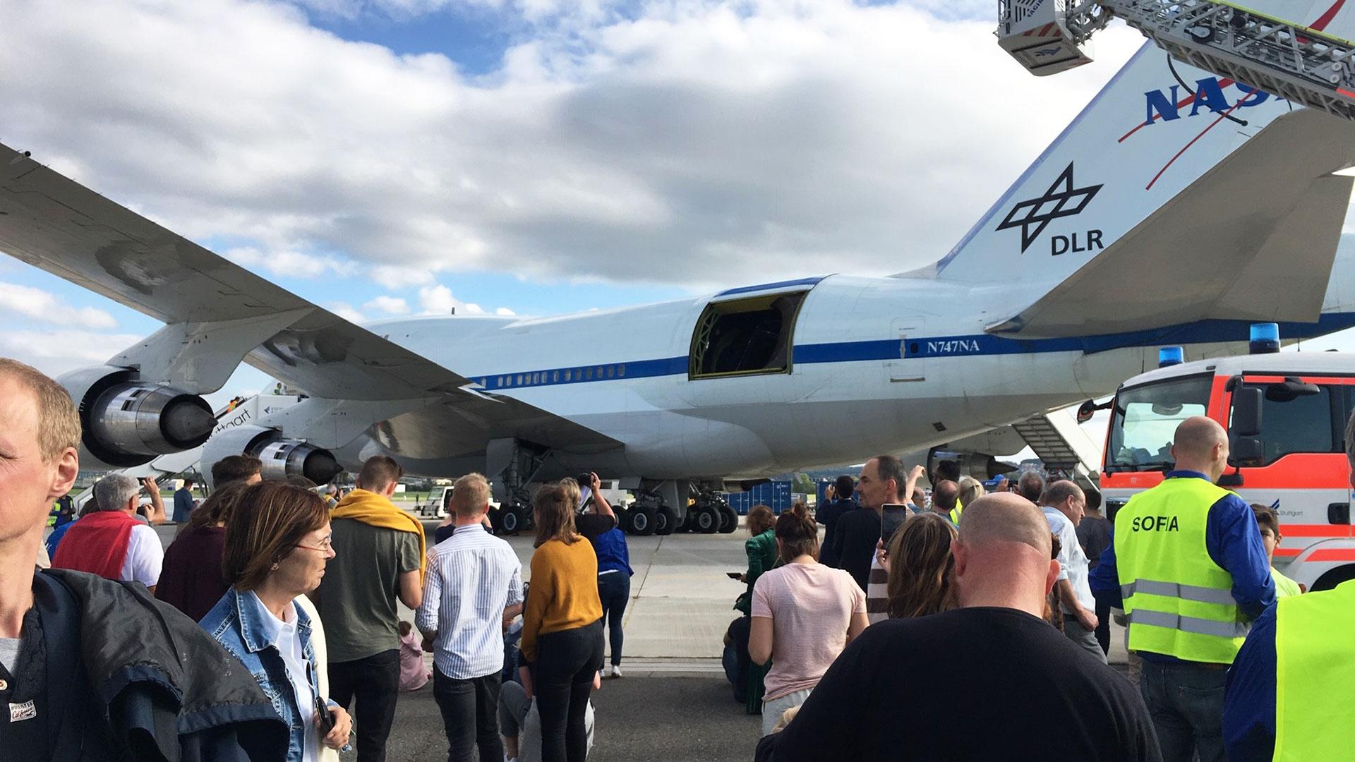 Offene Teleskop-Luke zieht starkes Interesse auf sich