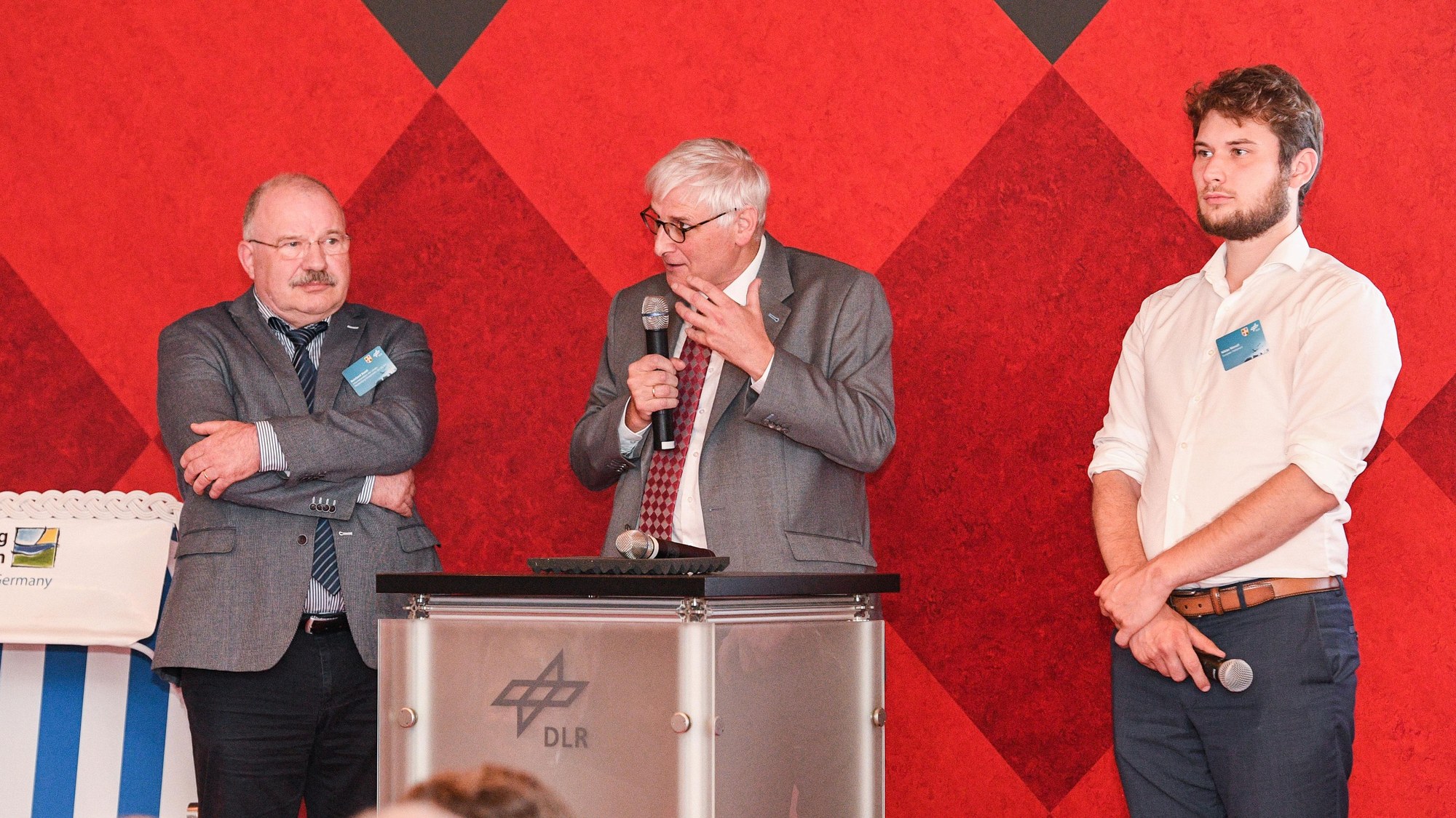 Dr. Reinhard Boest, Leiter des Informationsbüros des Landes Mecklenburg-Vorpommern bei der EU, Prof. Hansjörg Dittus, DLR-Vorstand für Raumfahrtforschung und -technologie, Niklas Nienaß, Abgeordneter des Europäischen Parlaments