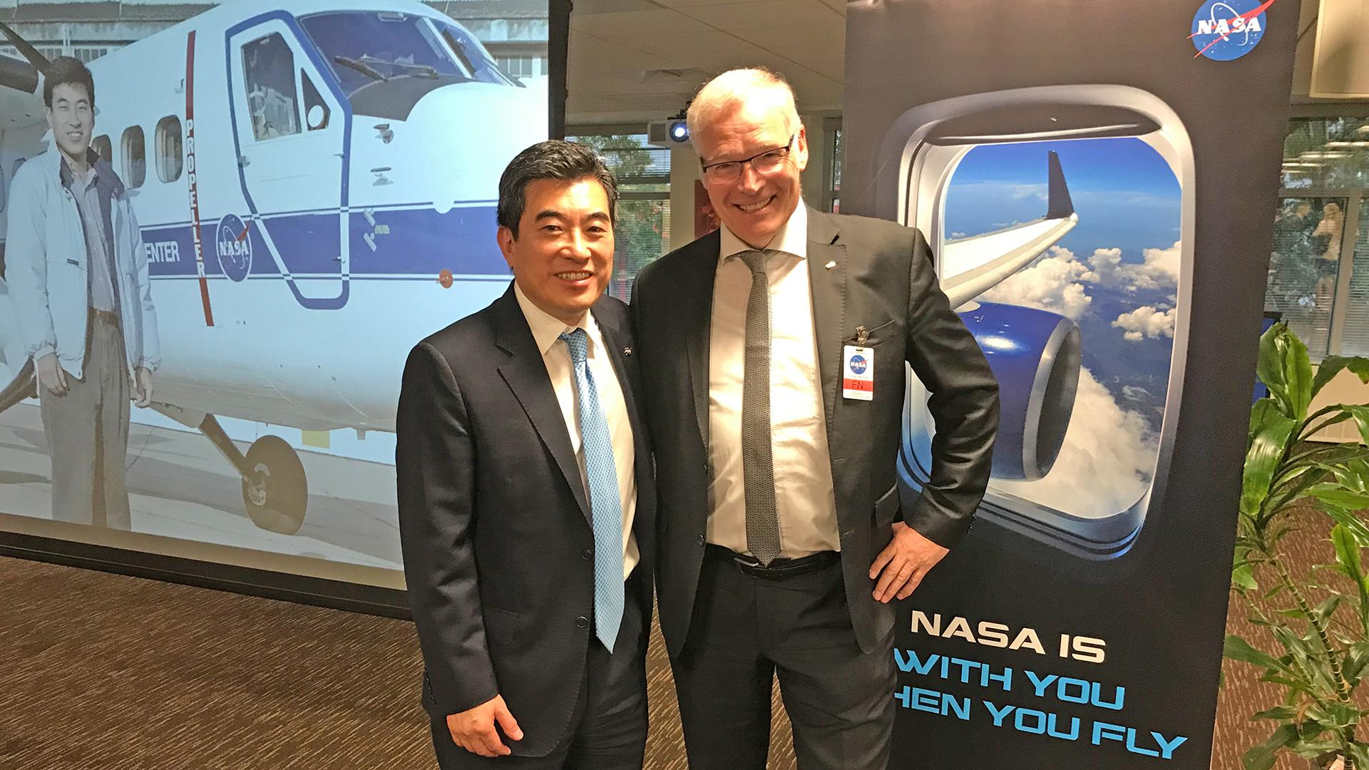 Prof. Rolf Henke verabschiedet Dr. Jawion Shin