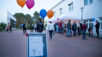 Sieben Stunden Programm für Groß und Klein