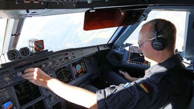 Testpilot im Forschungsflugzeug