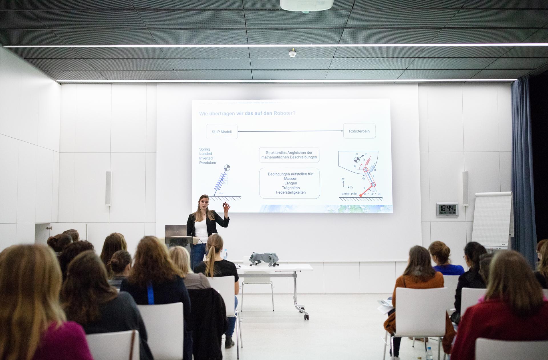Fachvorträge bei Women in Tech beim DLR Oberpfaffenhofen