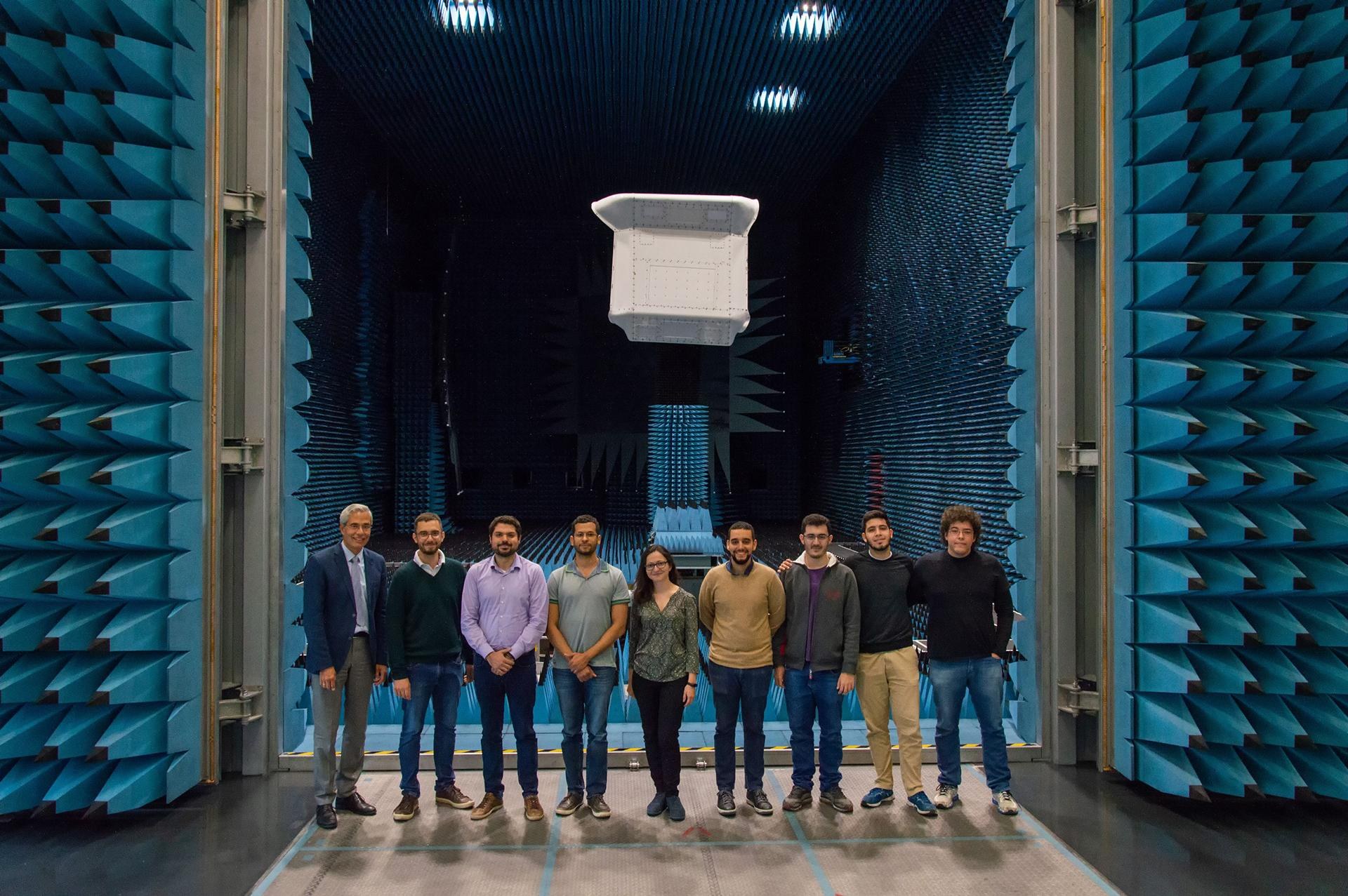 Brasilianische Austausch-Studenten des Instituts für Hochfrequenztechnik und Radarsysteme in Oberpfaffenhofen