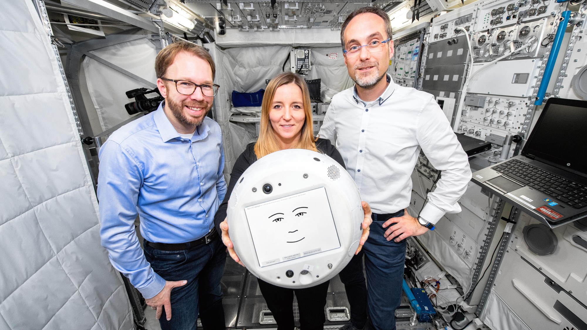 CIMON-2 mit geistigen Eltern