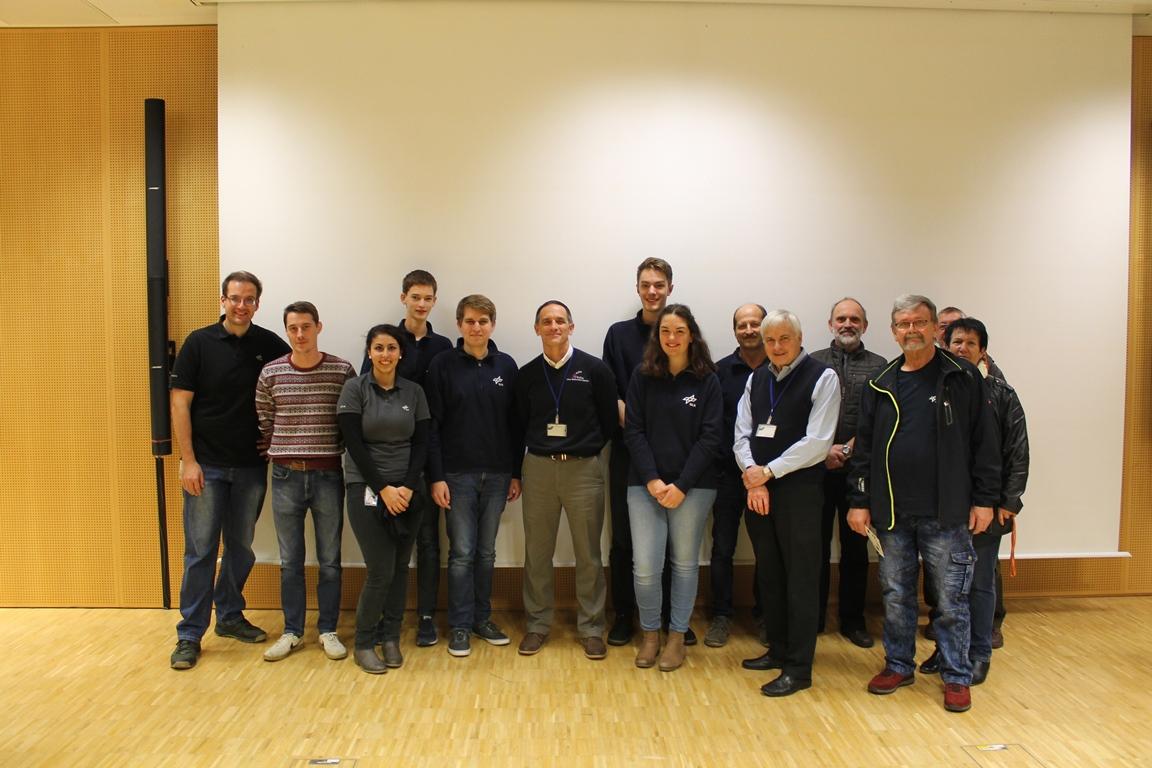 DLR_School_Lab-Team zusammen mit Stuart McClung und Seth Shostak