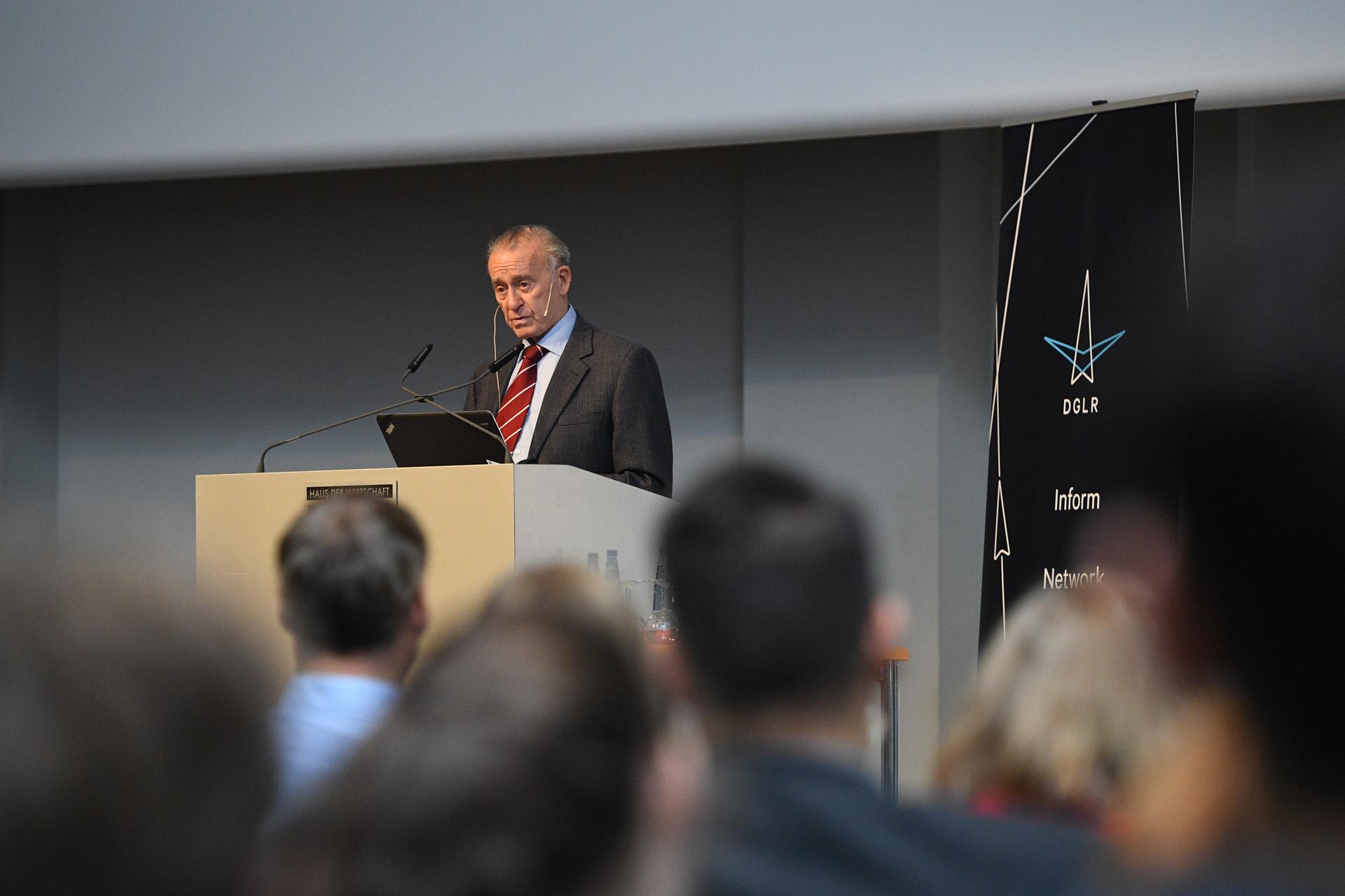 NASA-Astronaut Walter Cunningham