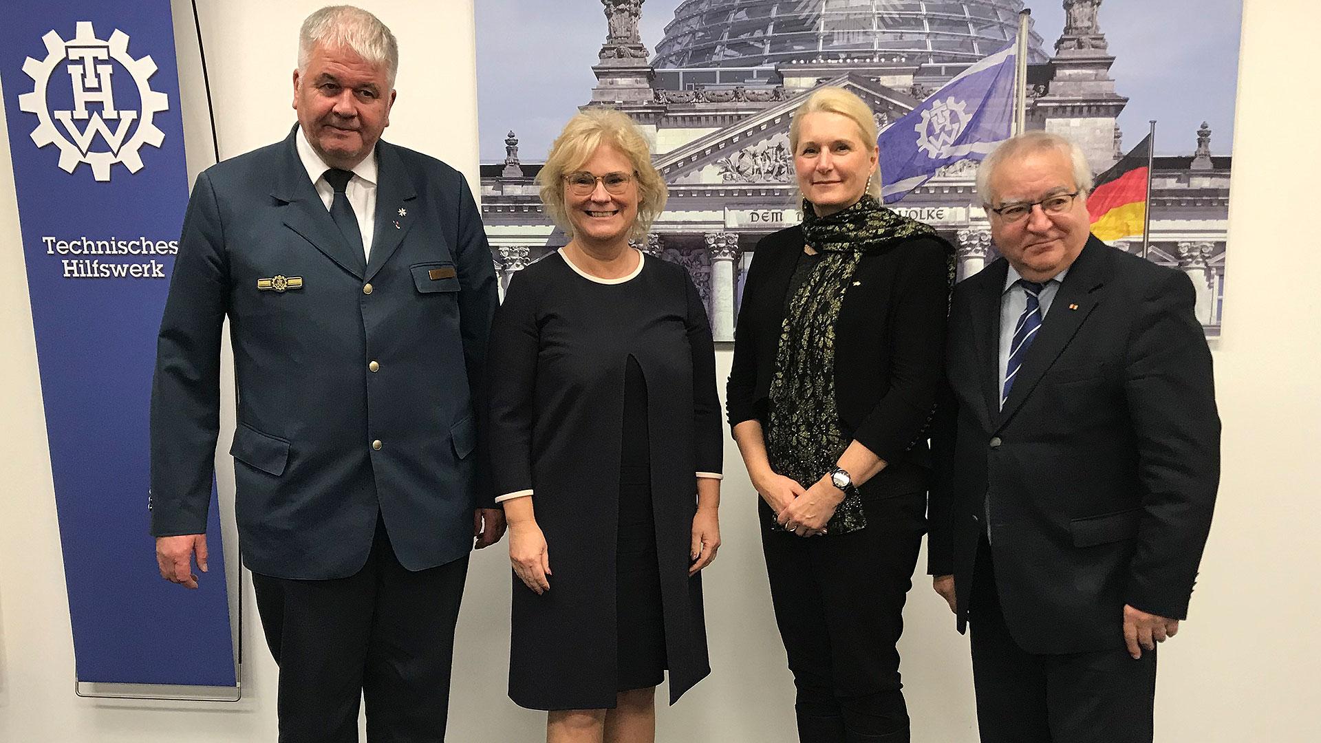 Teilnehmer des "Katastrophenschutz-Stammtischs" in Berlin