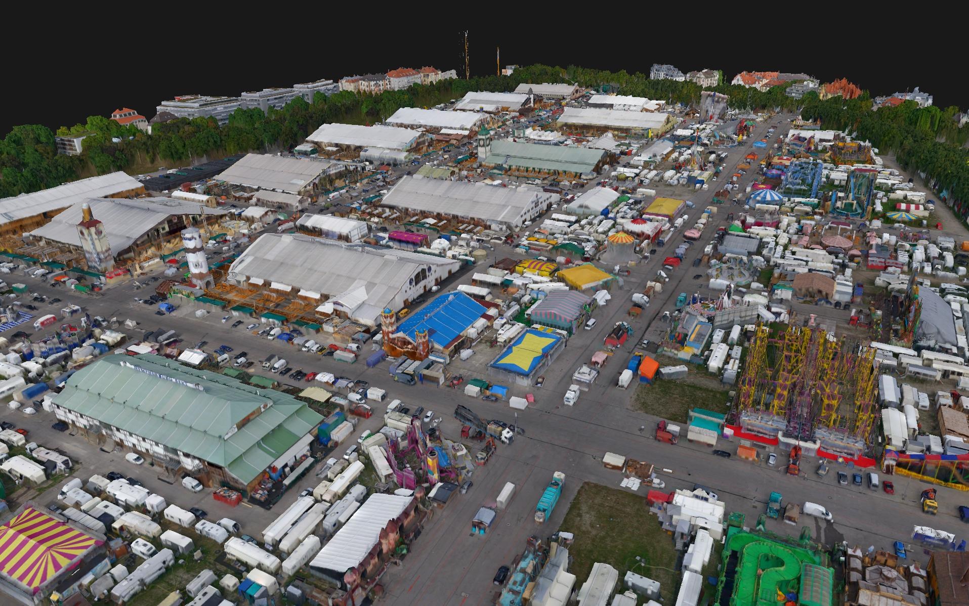 Zelte und Fahrgeschäfte auf dem Oktoberfest