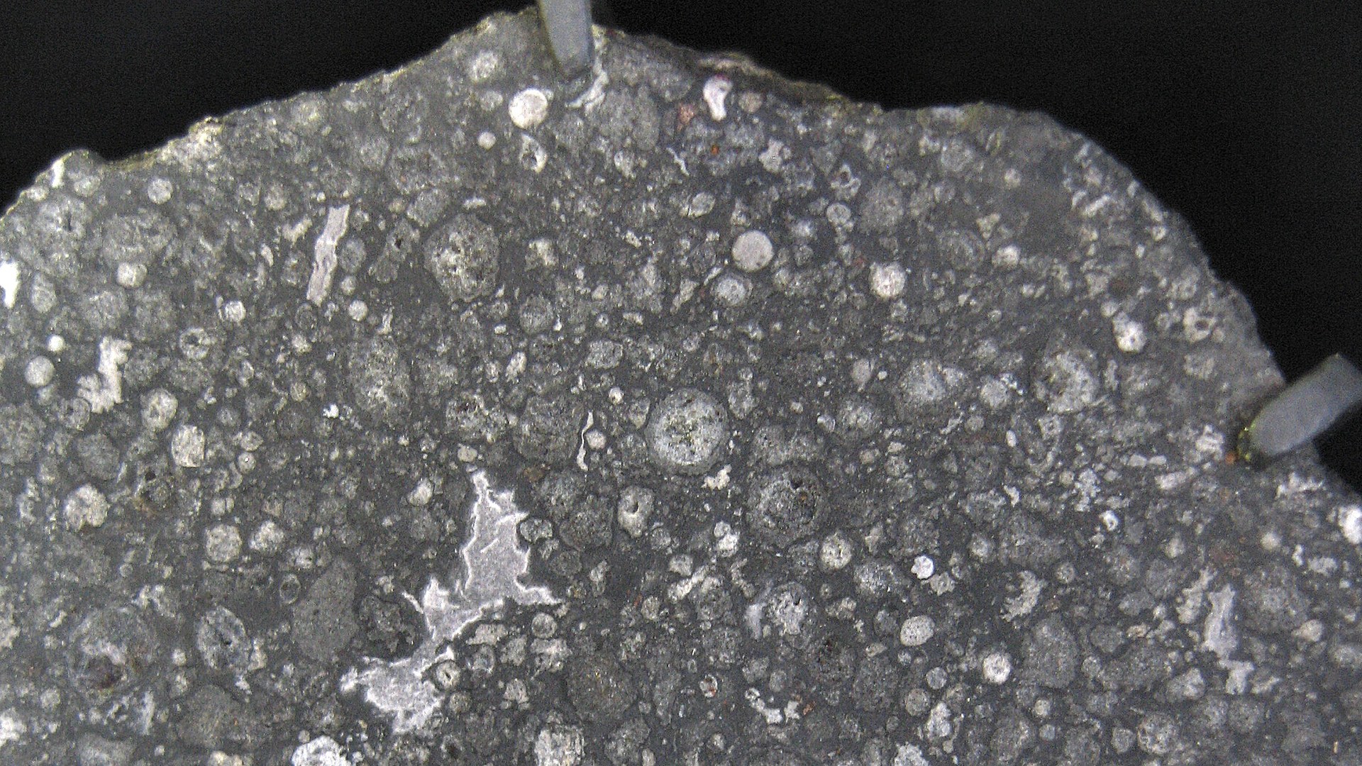 Der Meteorit ‚Allende‘, ein ‚kohliger Chondrit‘