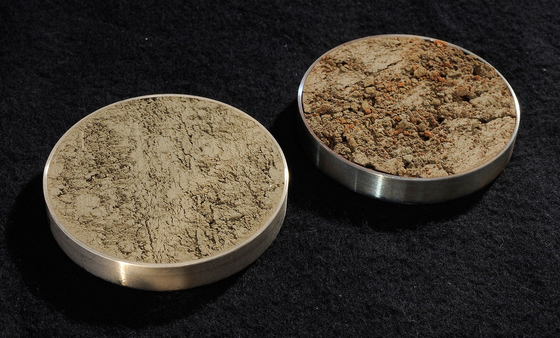 Proben für das DLR-Planeten-Spektroskopielabor