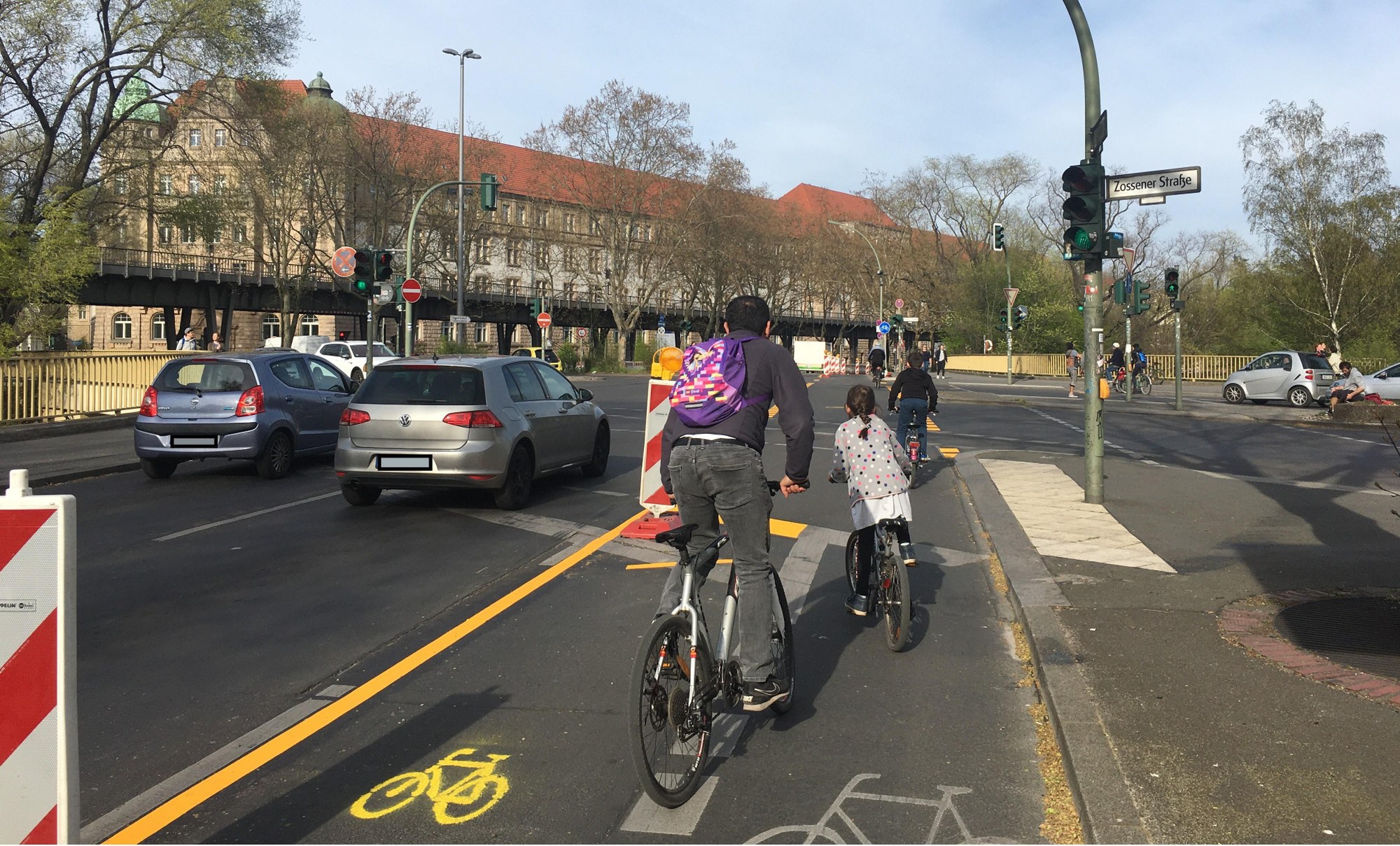 Ein temporär eingerichteter Fahrradweg in Berlin