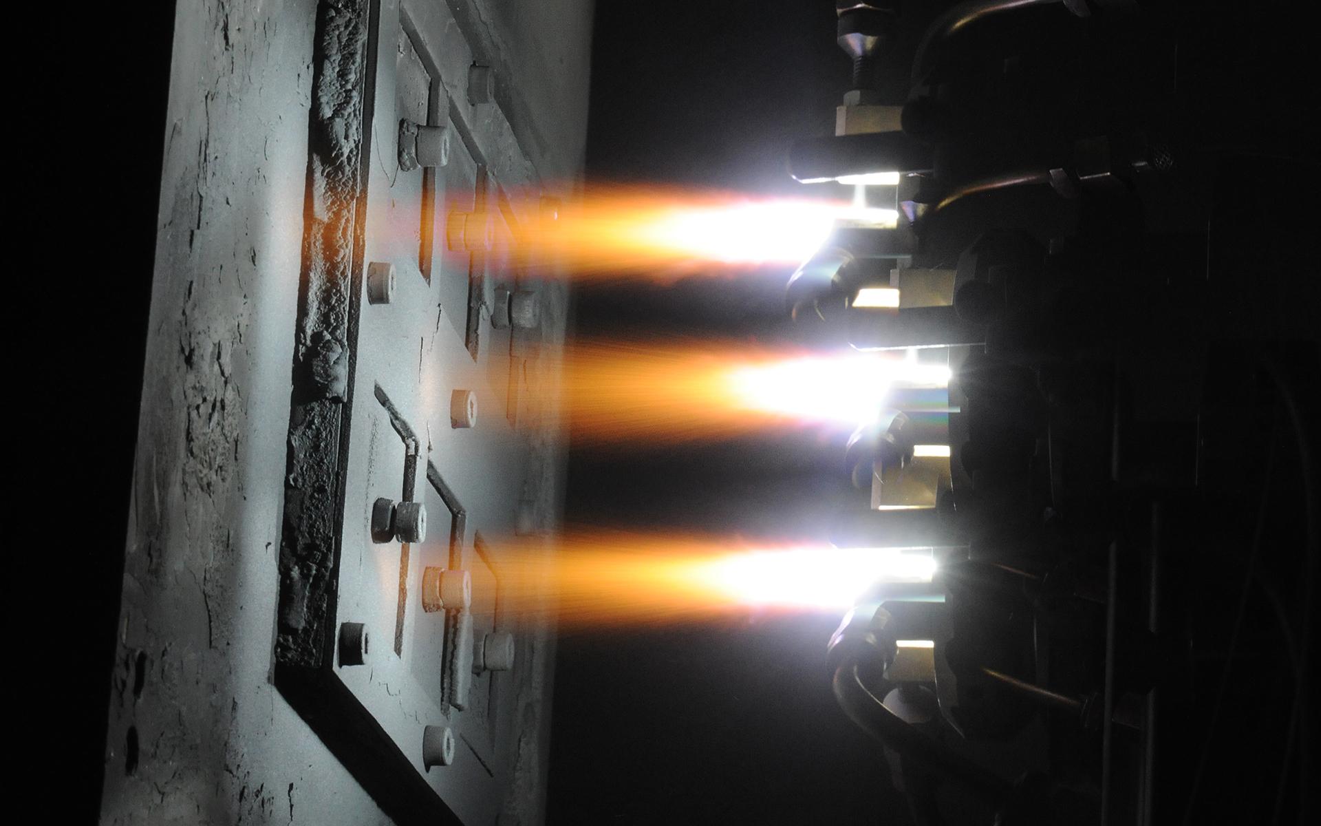 Plasmagespritzte Elektroden für eine effizientere Wasser-Elektrolyse