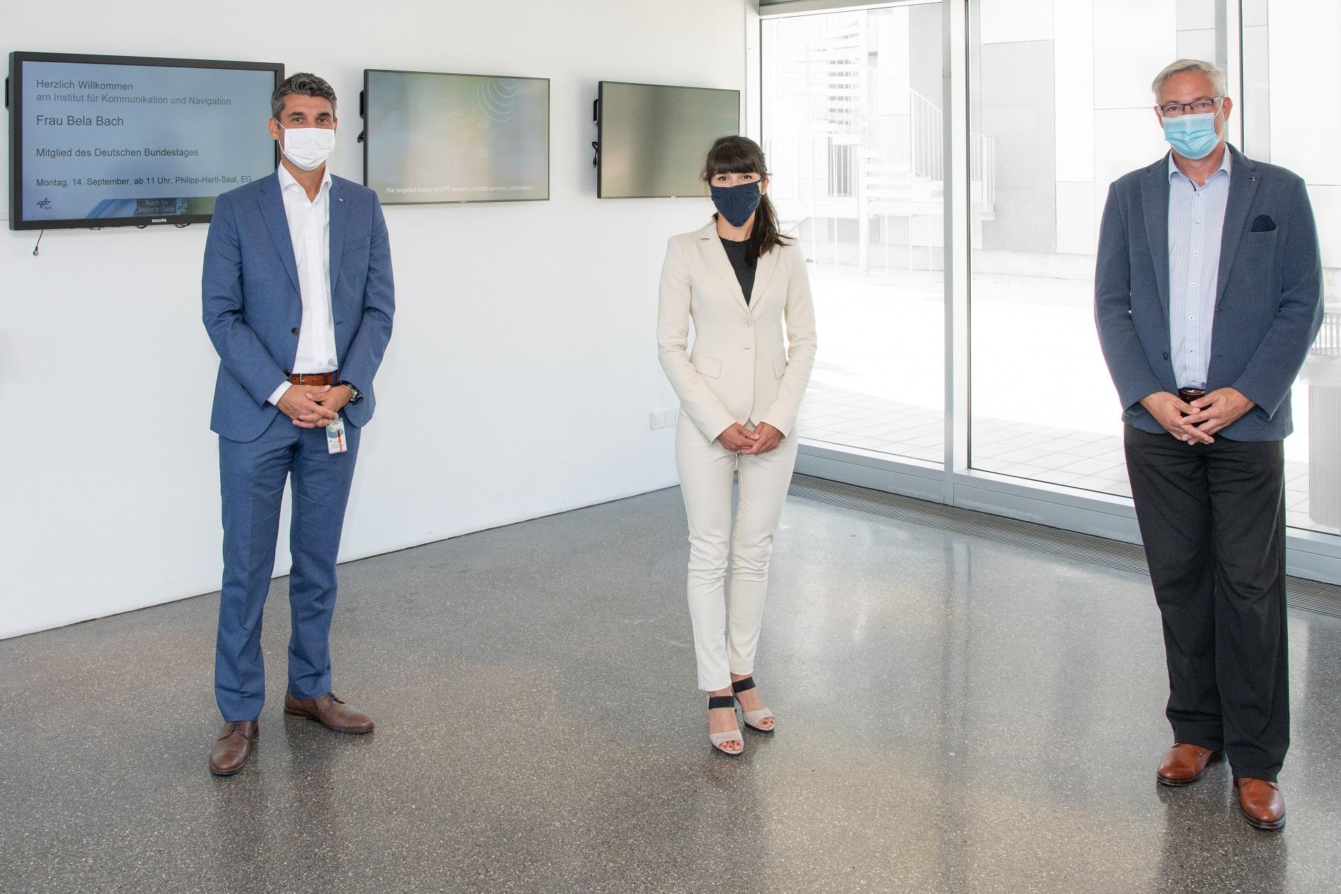 MdB Bela Bach besucht den DLR-Standort Oberpfaffenhofen