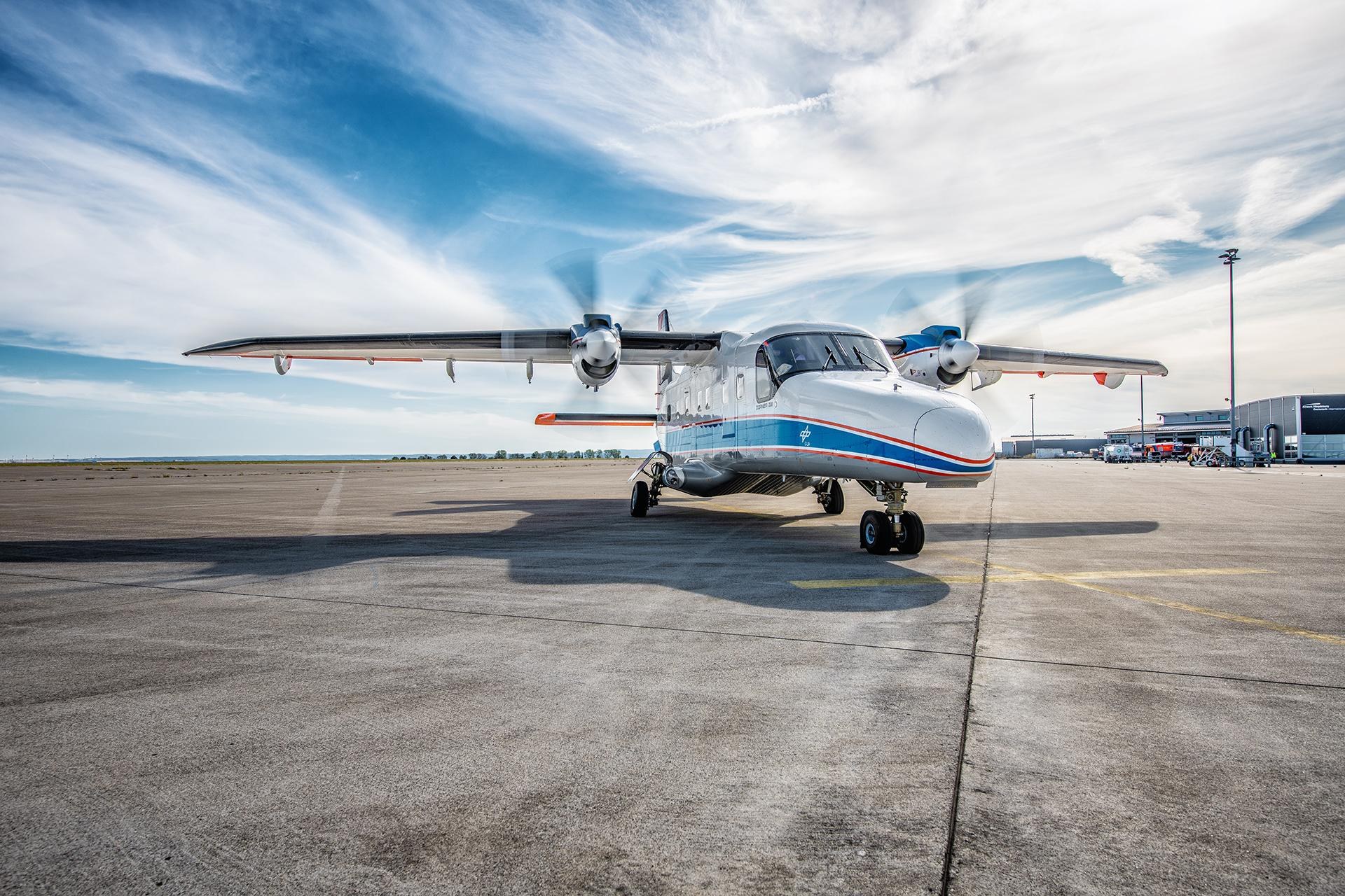 Das DLR-Forschungsflugzeug DO 228 in Cochstedt